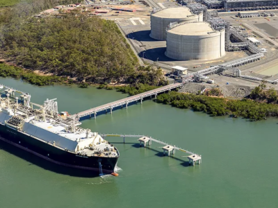 Stranded Chinese LNG Carrier Blocks Exports from Australian Terminal